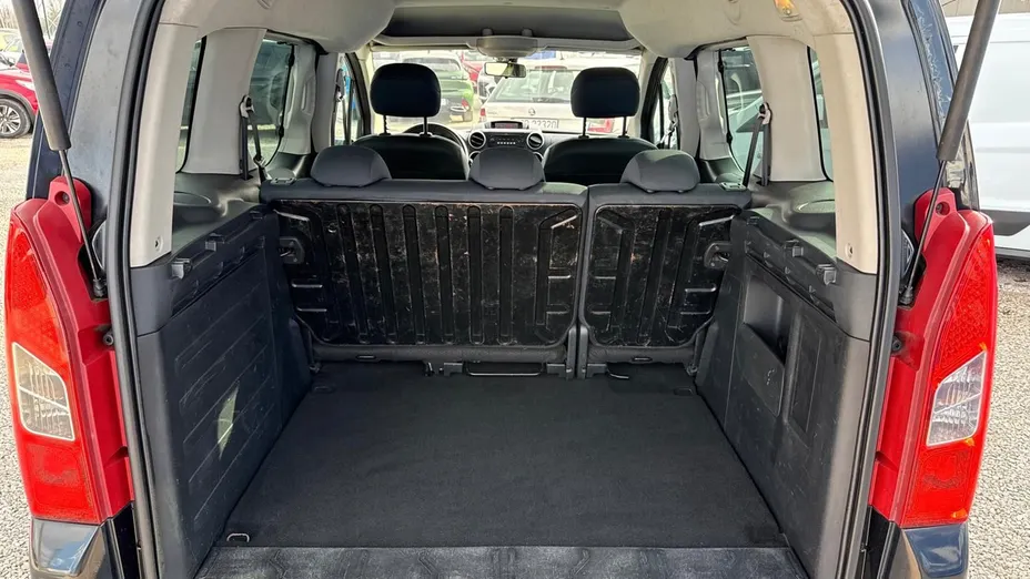 PEUGEOT Partner Van -
