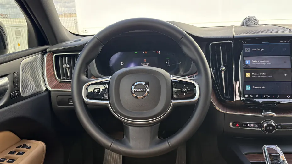 VOLVO XC60 XC60 T6 Plug-In Hybrid AWD Ultra Dark aut