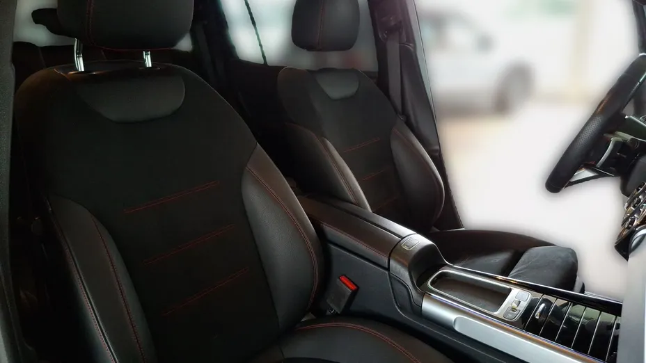 MERCEDES-BENZ GLB GLB 200 mHEV AMG Line 7G-DCT