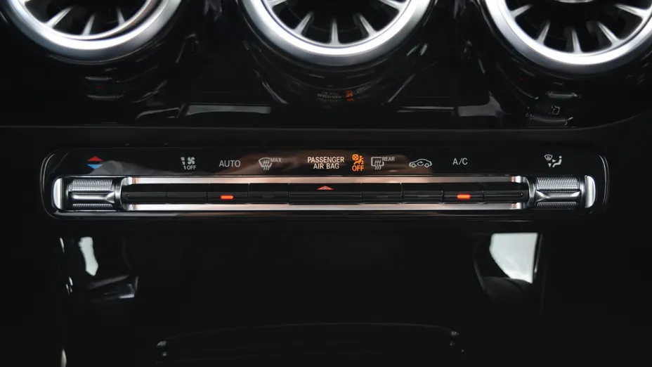 MERCEDES-BENZ A Klasa A 200 AMG Line 7G-DCT