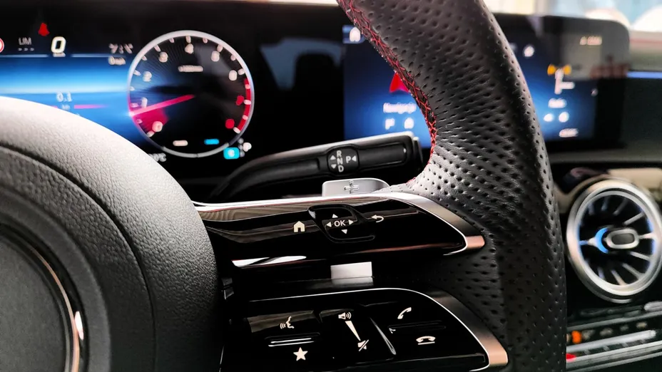 MERCEDES-BENZ CLA CLA 200 AMG Line 7G-DCT