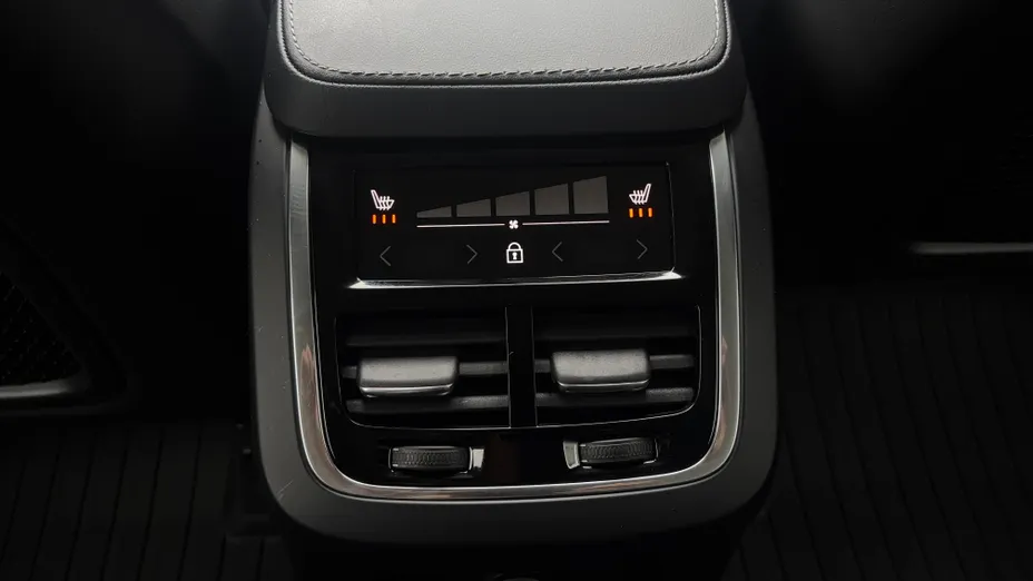 VOLVO XC90 XC90 T8 AWD Plug-In Hybrid Plus Dark 7os aut