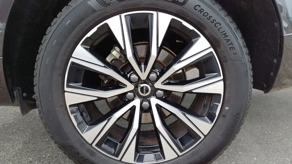 VOLVO XC60 XC60 B5 B AWD Plus Dark aut