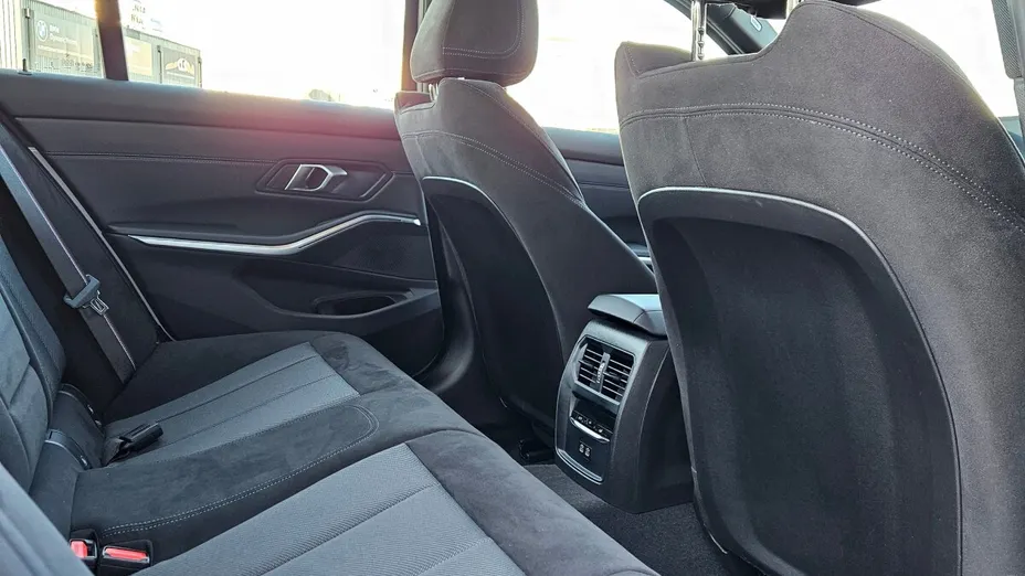 BMW Seria 3 330i xDrive M Sport sport-aut