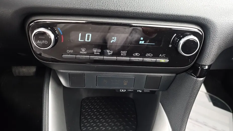 TOYOTA Yaris Yaris Hybrid 1.5 Comfort