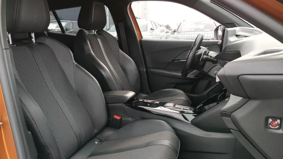 PEUGEOT 2008 2008 BlueHDi 130 GT S&S EAT8