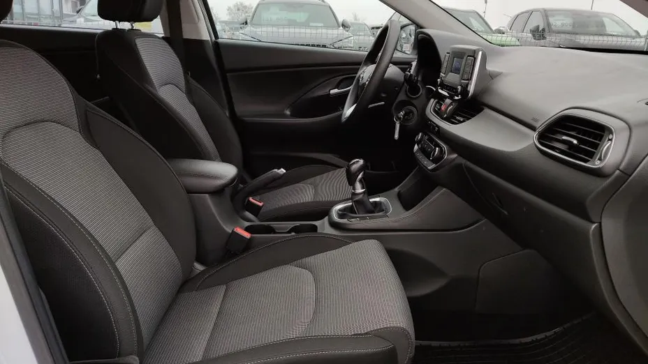 HYUNDAI i30 i30 1.5 DPI Classic +