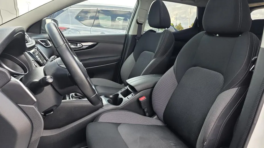 NISSAN Qashqai Qashqai 1.3 DIG-T N-Connecta DCT