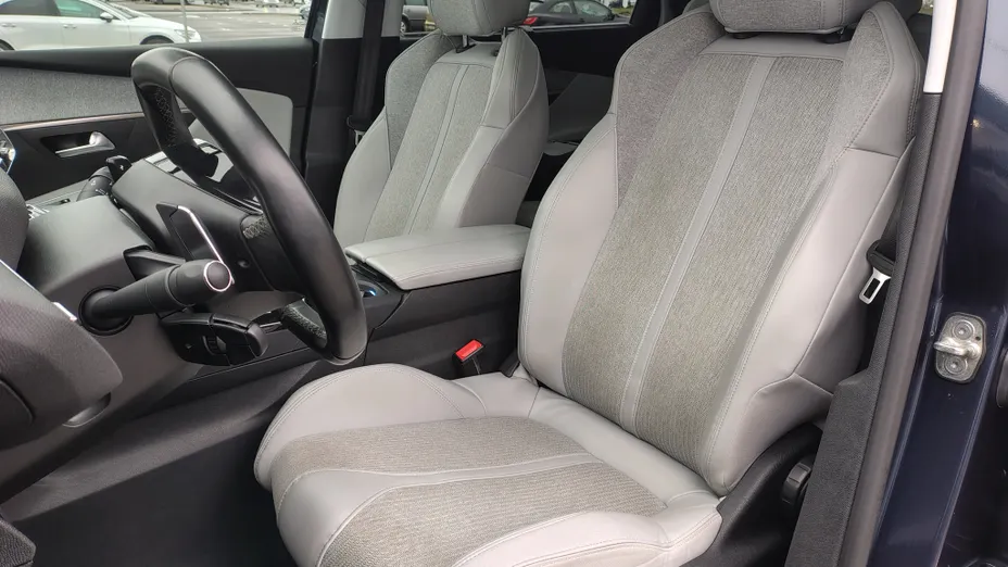 PEUGEOT 5008 5008 1.6 PureTech Allure S&S EAT8