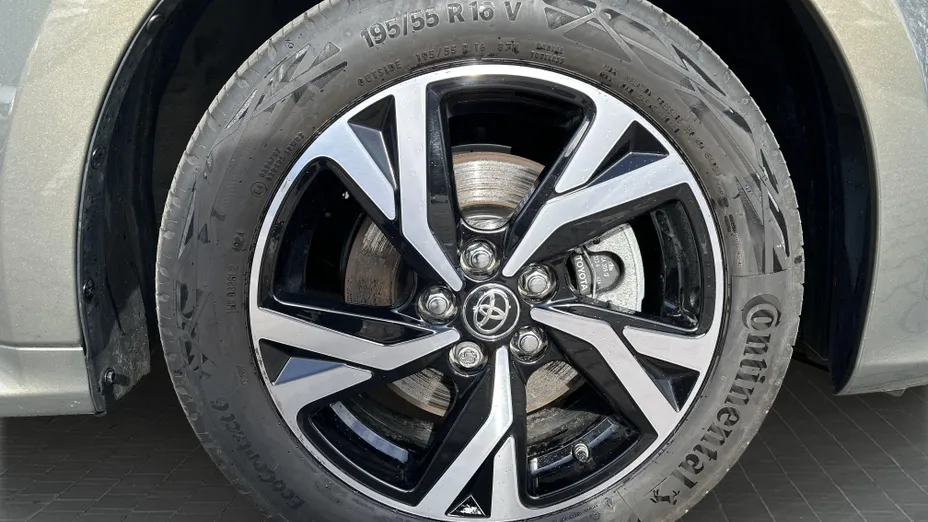 TOYOTA Yaris Yaris Hybrid 1.5 Style