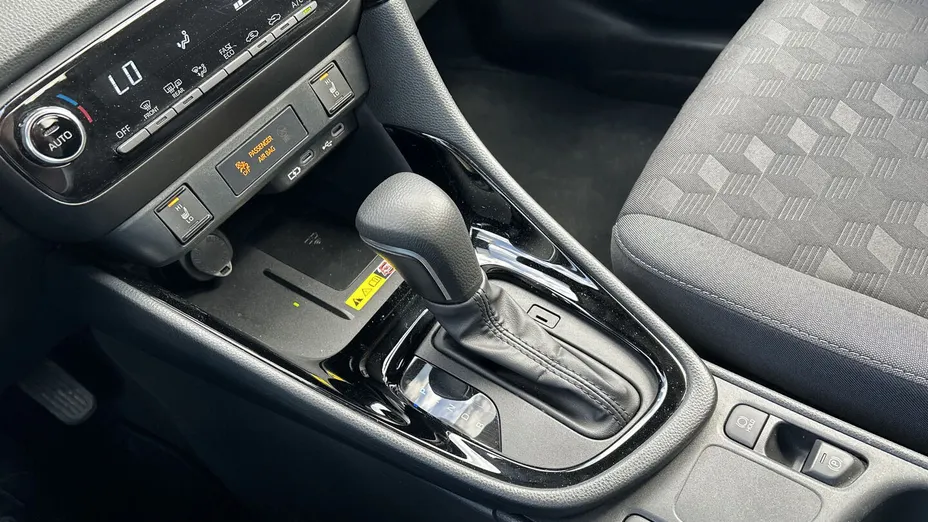 TOYOTA Yaris Yaris Hybrid 1.5 Style