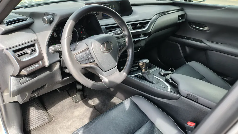 LEXUS UX UX 250h GPF F Impression 2WD