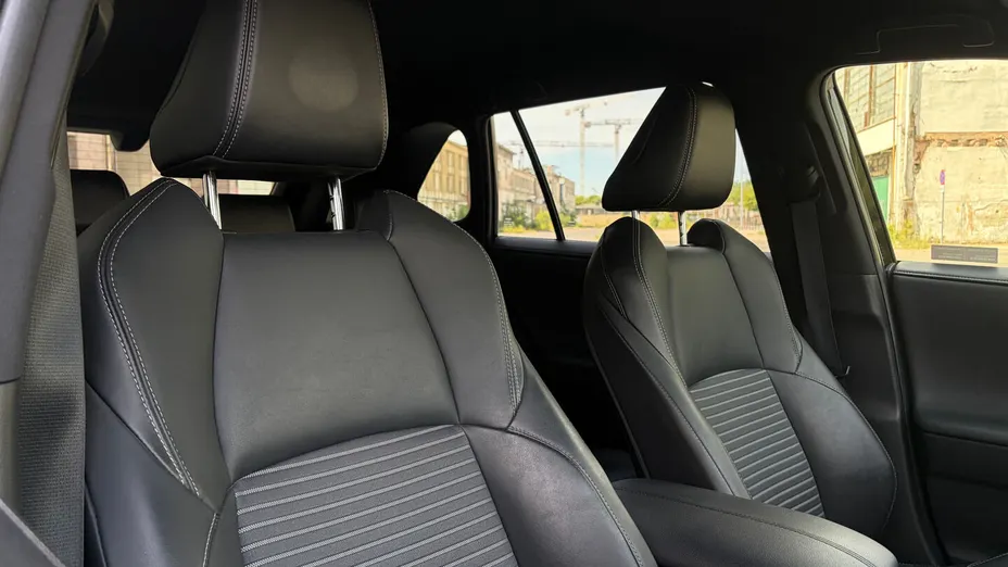 TOYOTA RAV4 RAV4 2.5 Hybrid Black Edition by JBL 4x4