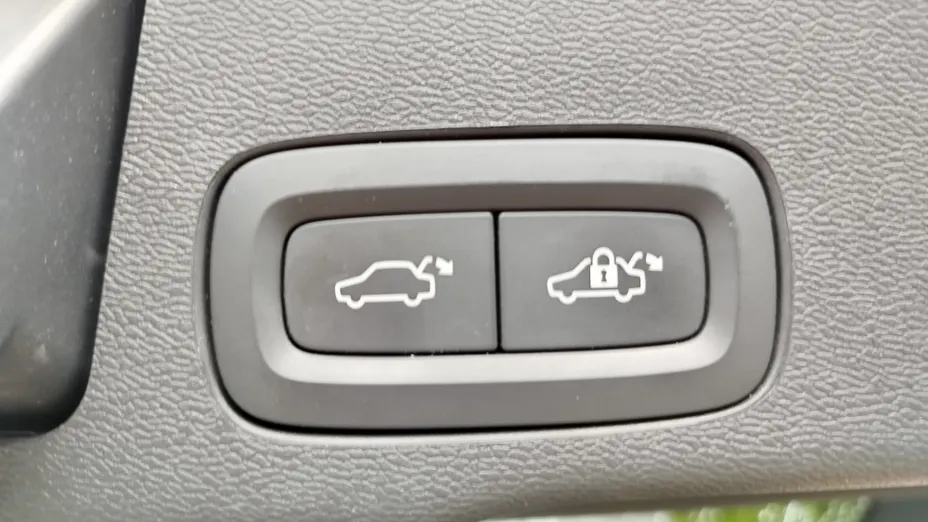 VOLVO XC60 XC60 B4 D Plus Dark aut