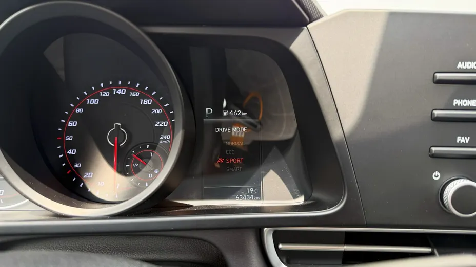 HYUNDAI Elantra Elantra 1.6 Modern CVT