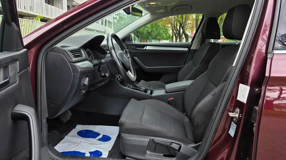 SKODA Superb -