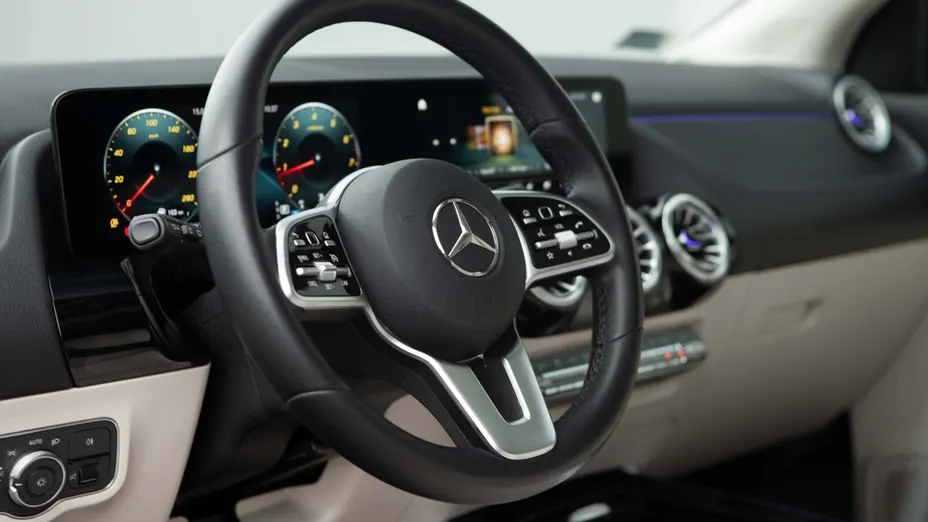MERCEDES-BENZ GLA GLA 200 Progressive