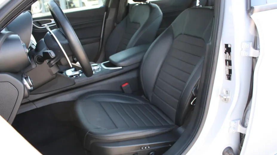 ALFA ROMEO Giulia Giulia 2.0 Turbo Sprint Q4 aut