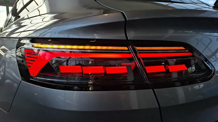 VOLKSWAGEN Arteon Arteon 2.0 TSI R-Line DSG