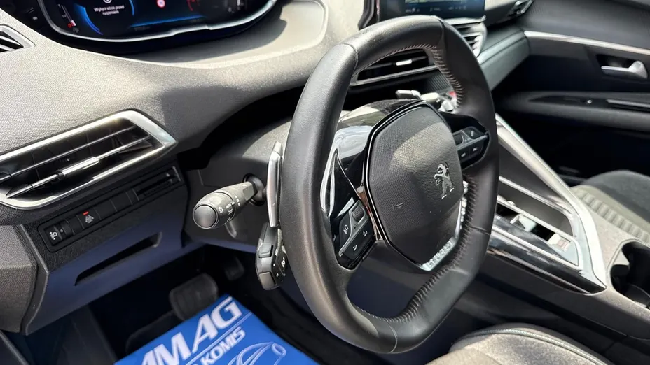 PEUGEOT 3008 -