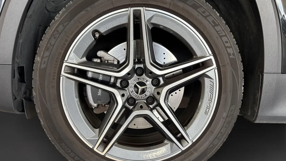MERCEDES-BENZ GLB GLB 200 mHEV AMG Line 7G-DCT