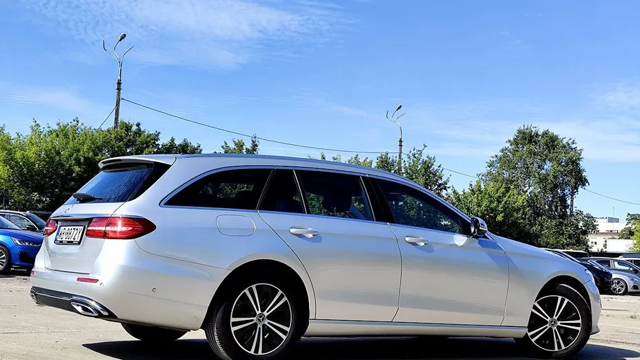 MERCEDES-BENZ E Klasa E 220 d 4-Matic 9G-TRONIC