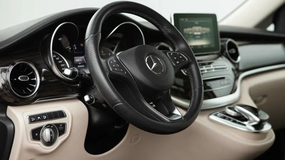 MERCEDES-BENZ V Klasa V 250 d 4-Matic Avantgarde 9G-Tronic (długi)