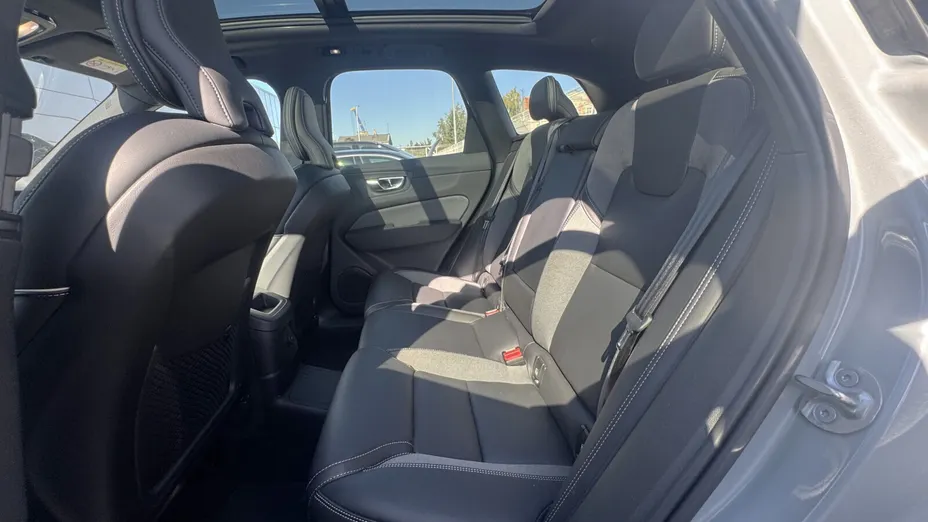 VOLVO XC60 XC60 T8 Plug-In Hybrid AWD Ultra Black Edition aut