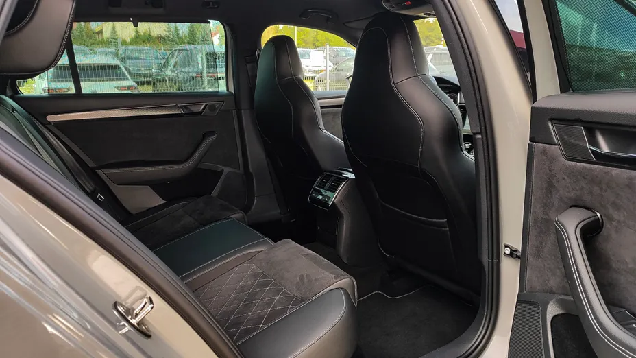 SKODA Superb Superb 2.0 TDI SCR Sportline DSG