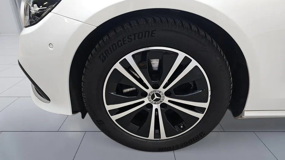 MERCEDES-BENZ E Klasa E 220 d 4-Matic