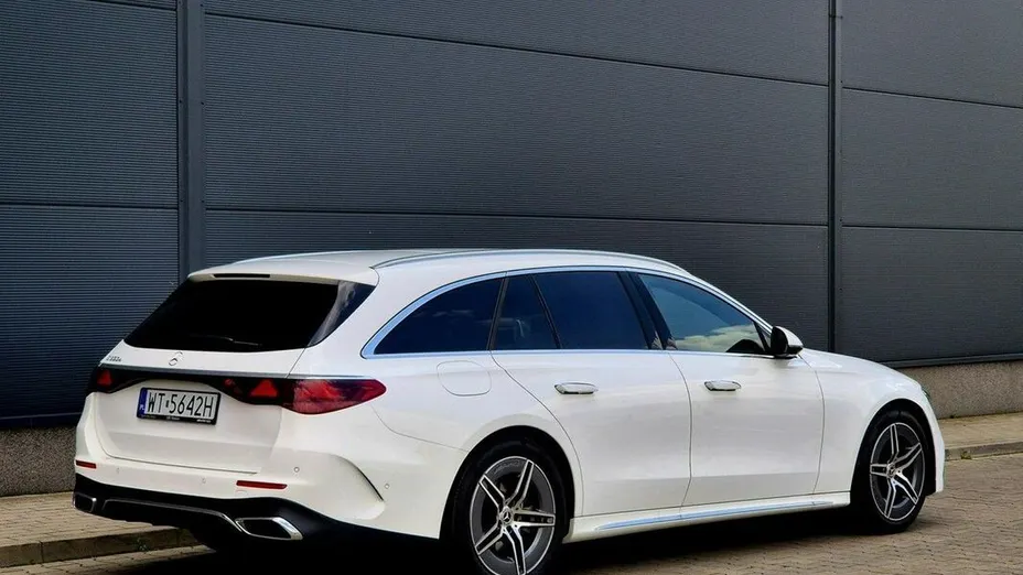 MERCEDES-BENZ E Klasa E 300 e AMG