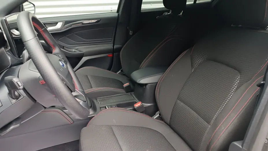 FORD Focus Focus 1.0 EcoBoost mHEV ST-Line X aut