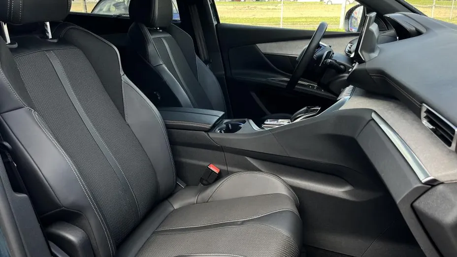 PEUGEOT 5008 5008 1.6 PureTech GT S&S EAT8