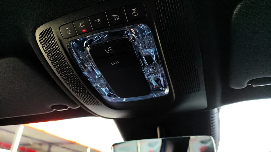 MERCEDES-BENZ GLB GLB 200 AMG Line 7G-DCT