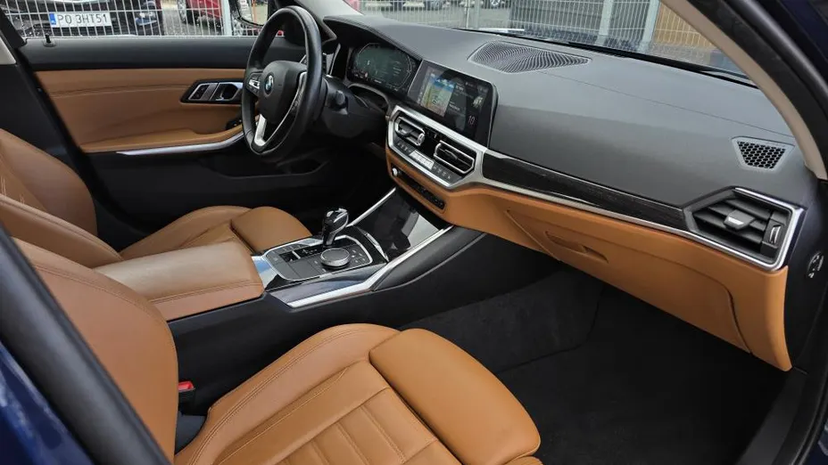 BMW Seria 3 320d xDrive Luxury Line aut