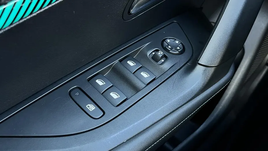 PEUGEOT 2008 2008 1.2 PureTech Allure S&S EAT8