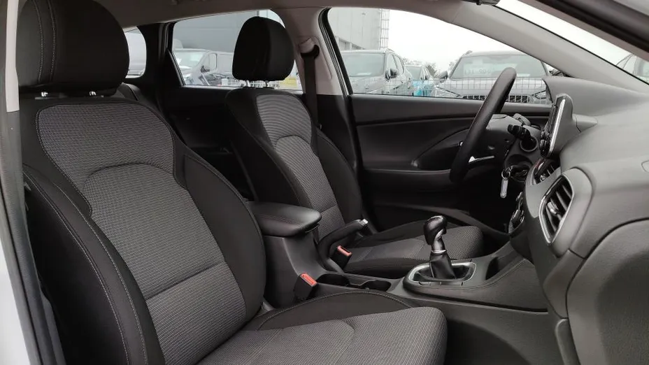 HYUNDAI i30 i30 1.5 DPI Classic +