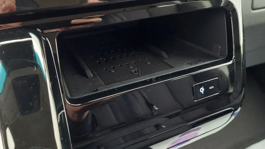 HYUNDAI Staria Staria 1.6 T-GDI HEV Smart VIP aut Nowy