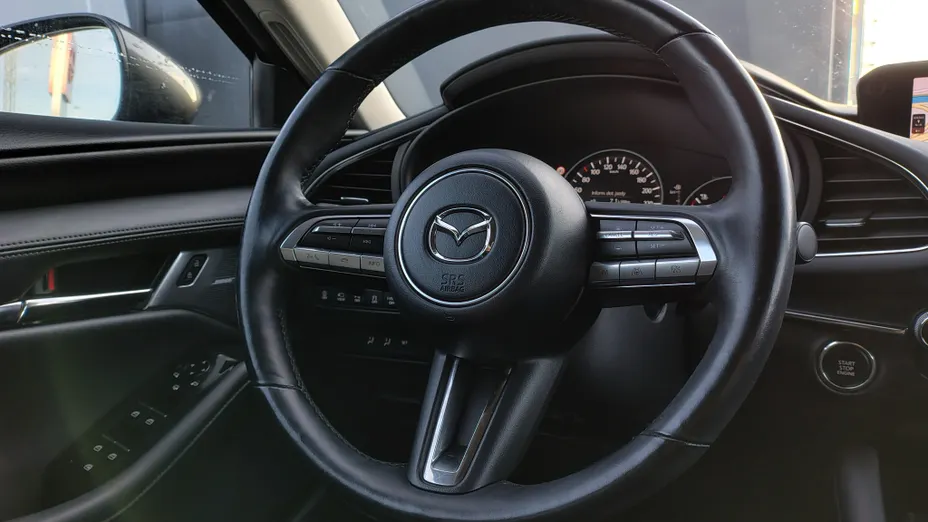 MAZDA 3 3 2.0 mHEV Hikari aut