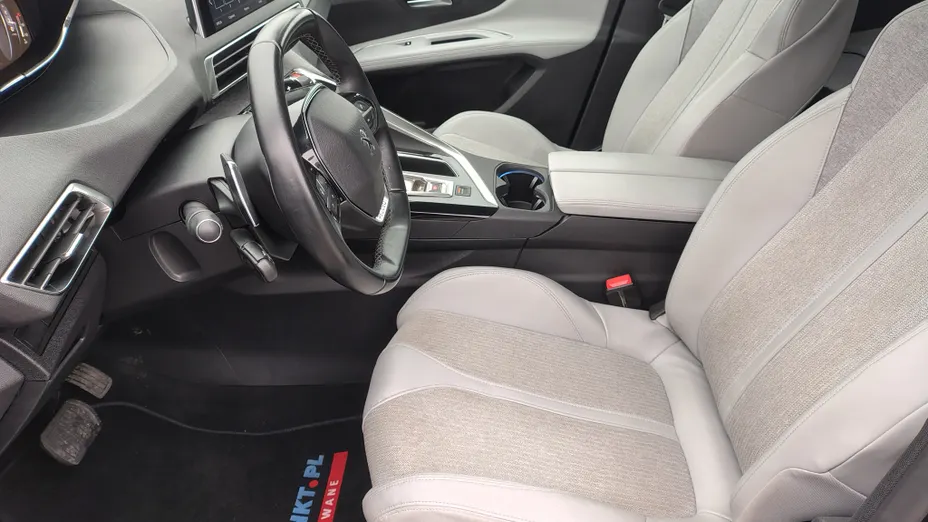 PEUGEOT 5008 5008 1.6 PureTech Allure S&S EAT8