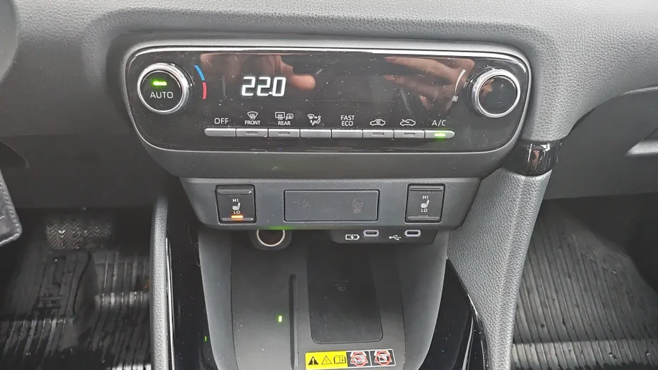 TOYOTA Yaris Yaris Hybrid 1.5 Style