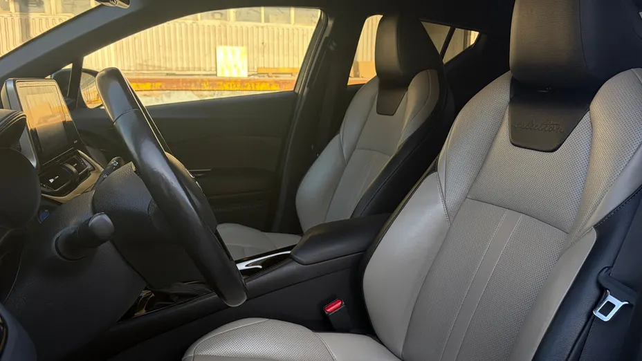 TOYOTA C-HR C-HR 1.8 Hybrid Selection