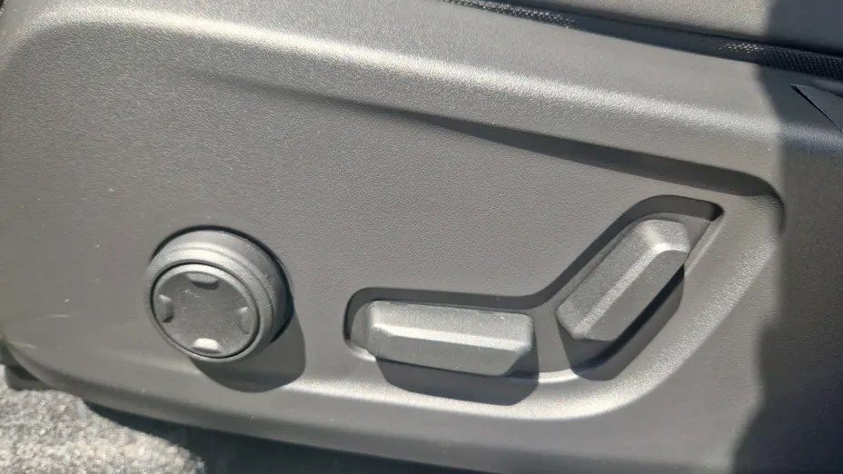 VOLVO XC40 XC40 B3 Plus Dark aut