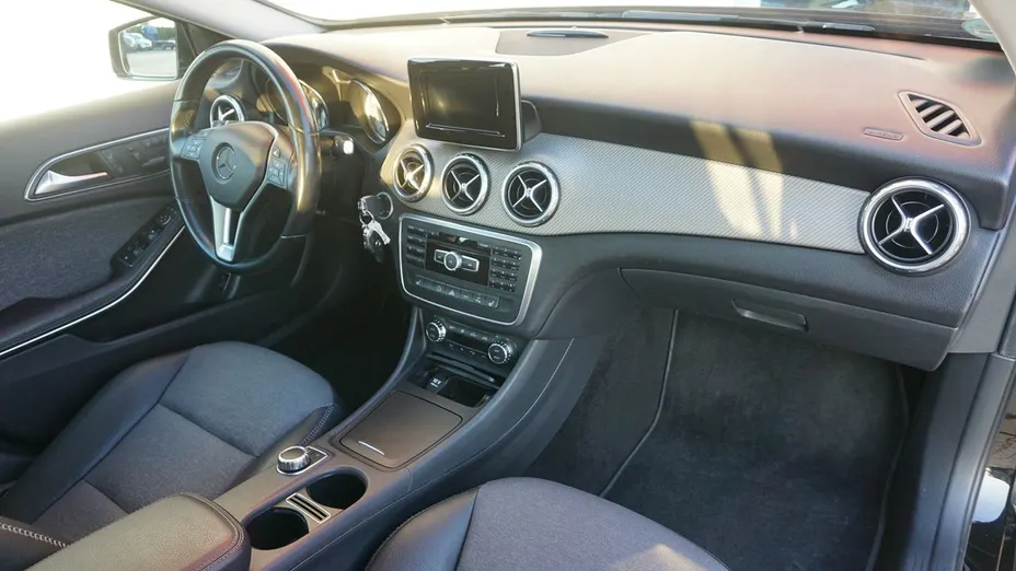 MERCEDES-BENZ GLA GLA 200 7G-DCT Urban