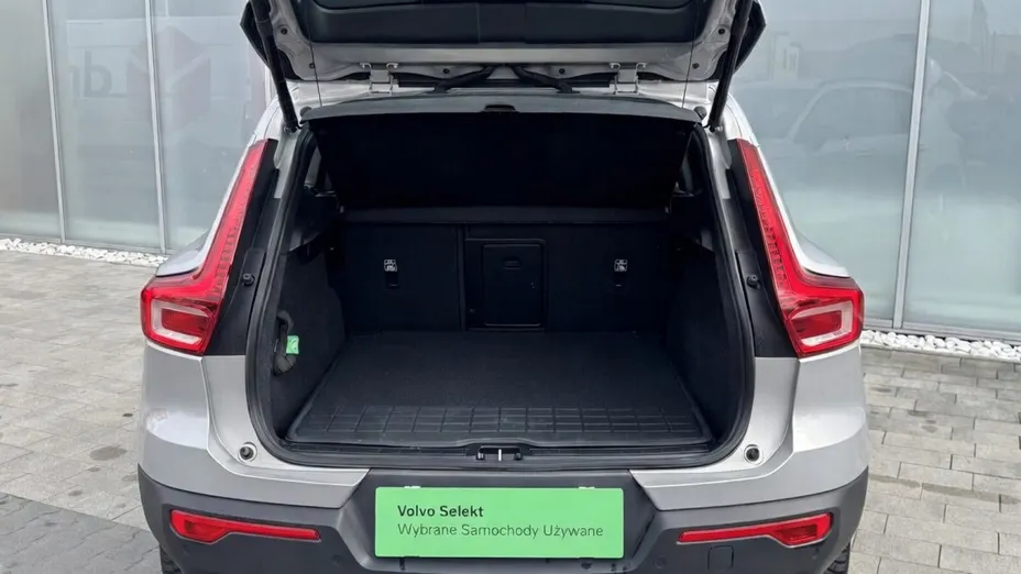 VOLVO XC40 XC40 73kWh Recharge Plus aut