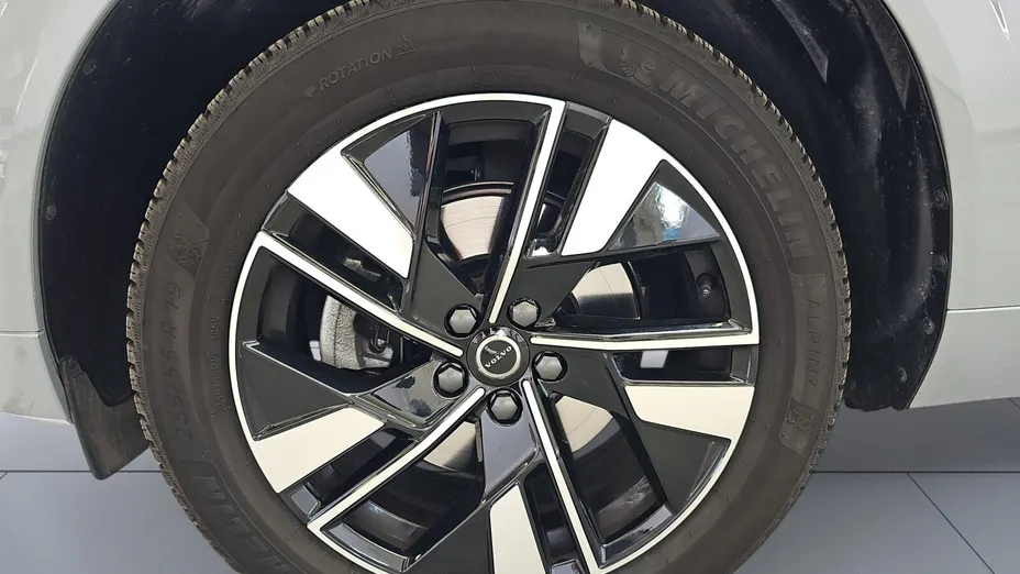 VOLVO XC60 XC60 B5 B AWD Plus Dark aut