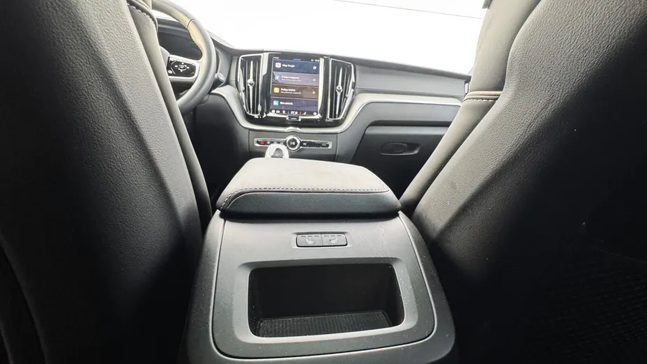 VOLVO XC60 XC60 T6 Plug-In Hybrid AWD Ultra Dark aut