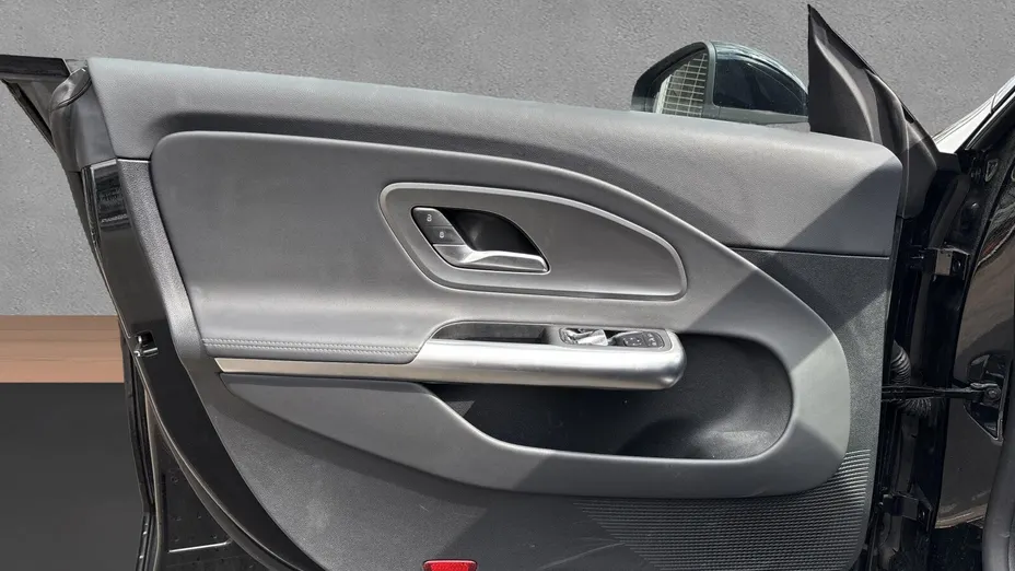 MERCEDES-BENZ CLA CLA 180 mHEV 8G-DCT