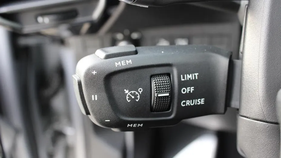 DS DS7 DS 7 2.0 BlueHDi Performance Line + aut