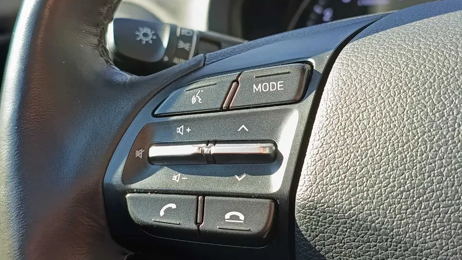 HYUNDAI i30 i30 1.5 T-GDI 48V Smart